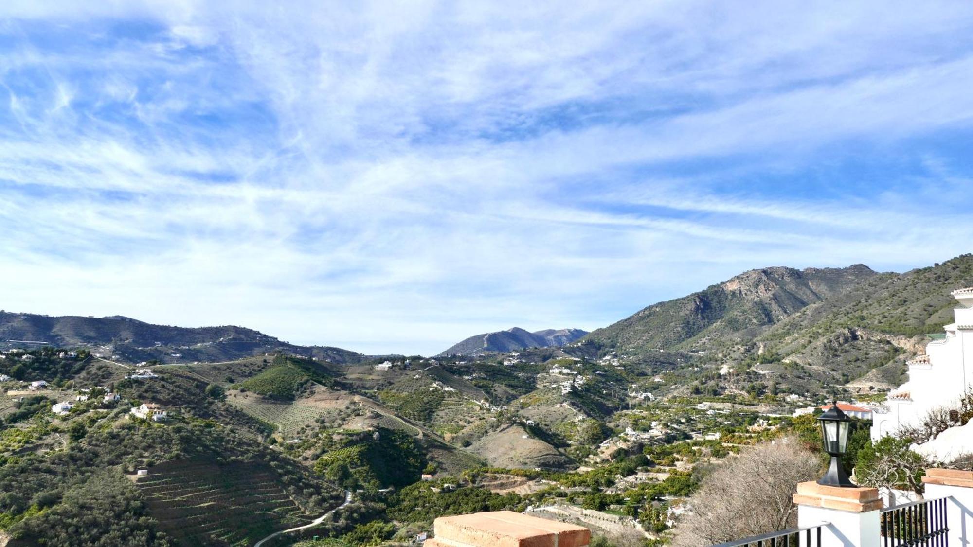 Casita Frigiliana - Stunning New Apartment With Views With Private Parking Space Dış mekan fotoğraf